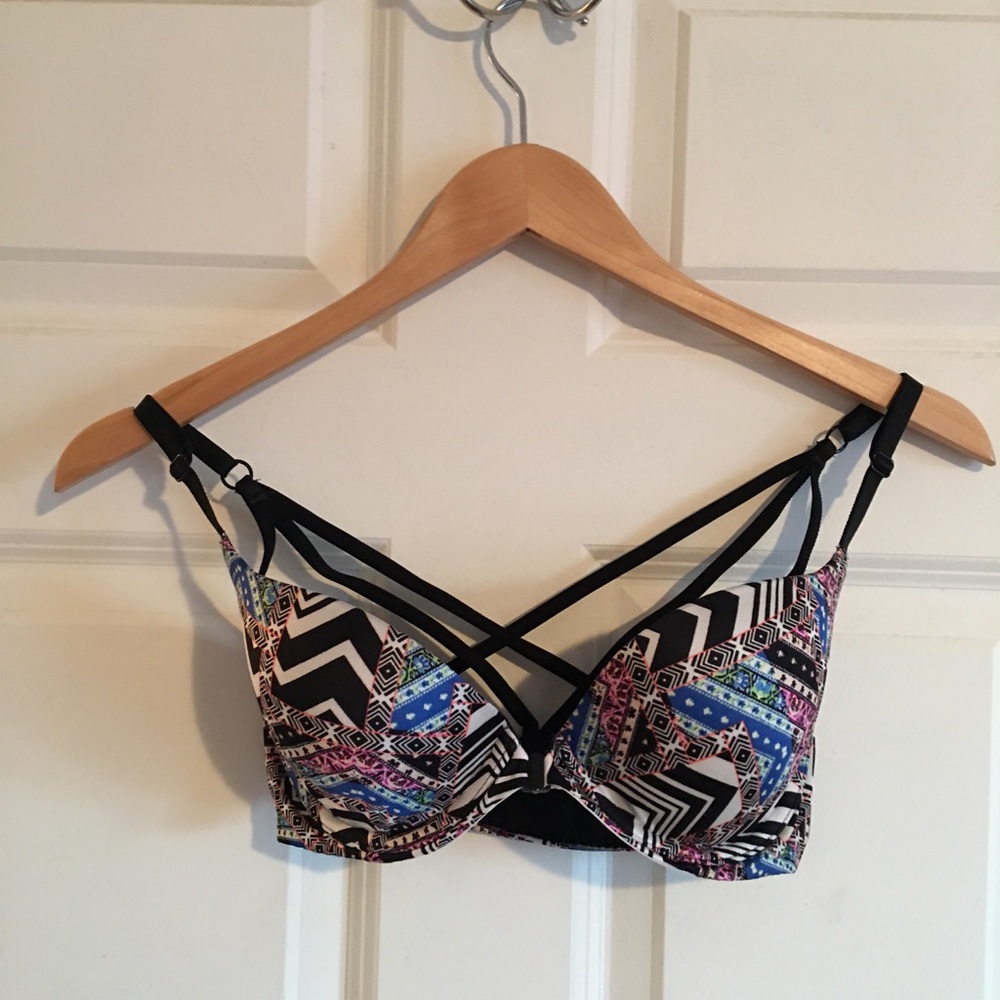 Victoria’s Secret Very Sexy Stripped Bra. Sz 32D.
